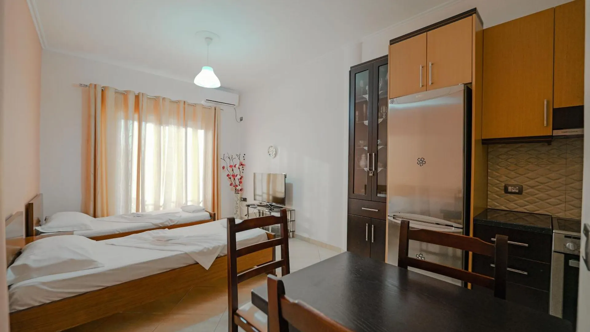 Unico Aparthotel Σαράντα