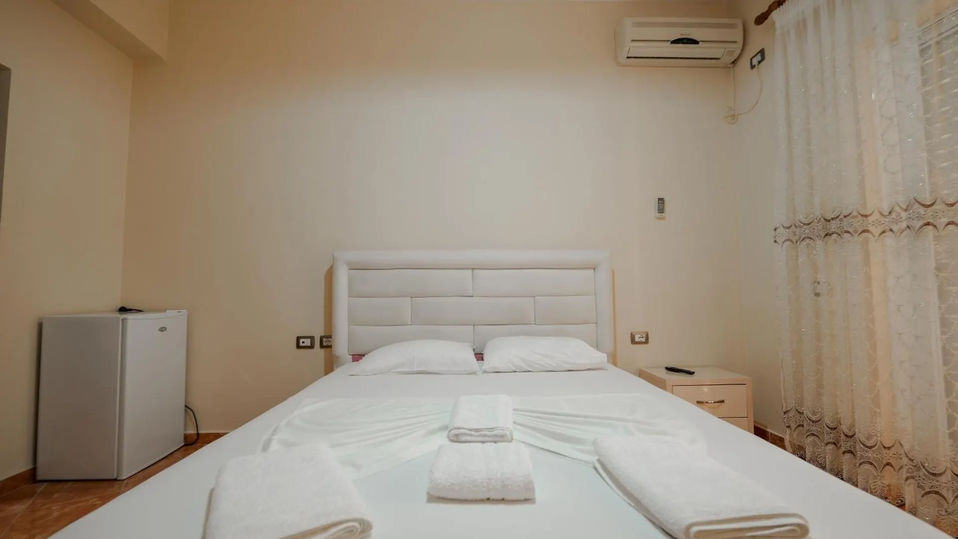 Unico Aparthotel Sarandë Lägenhet