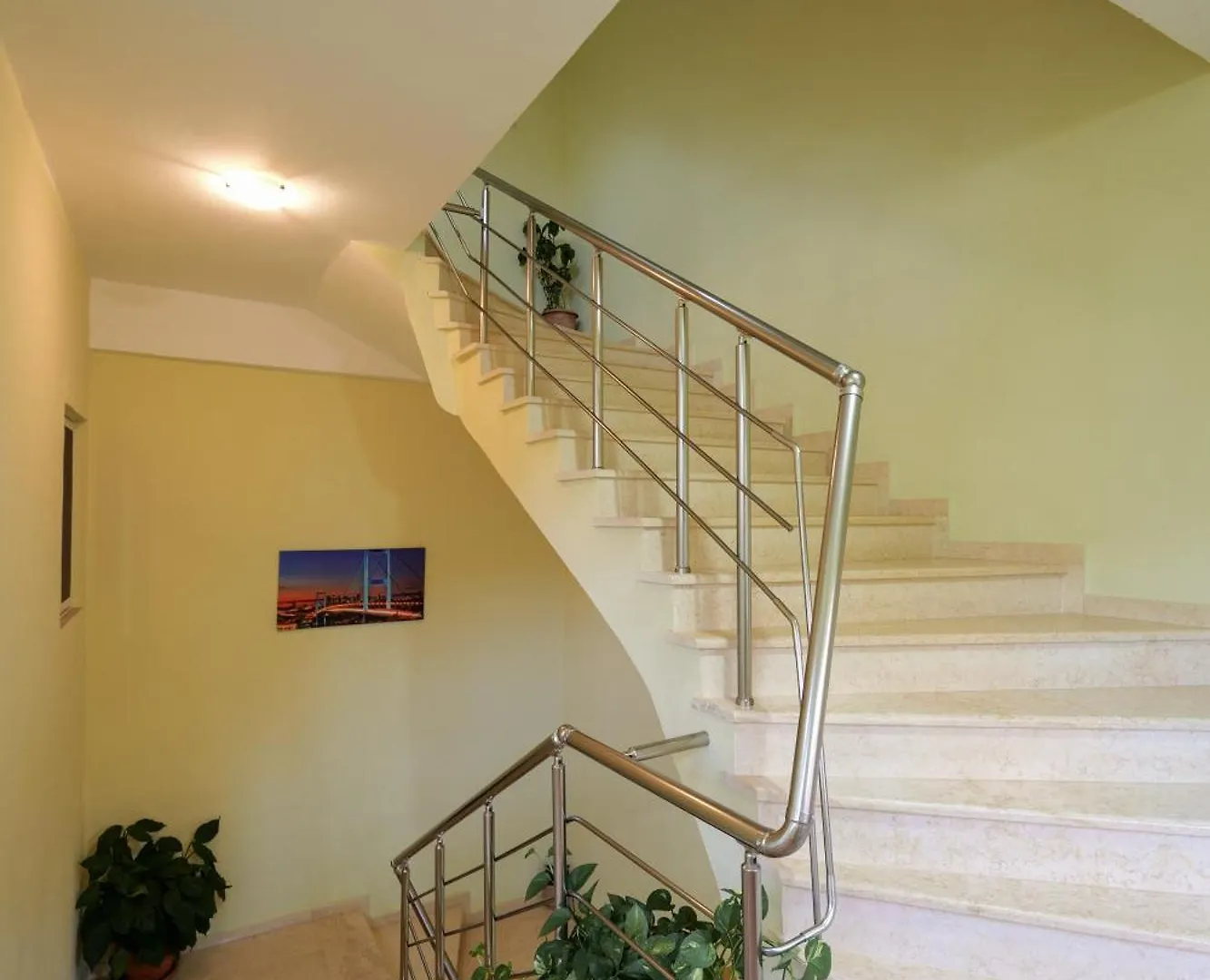 Unico Aparthotel Sarandë 3*,