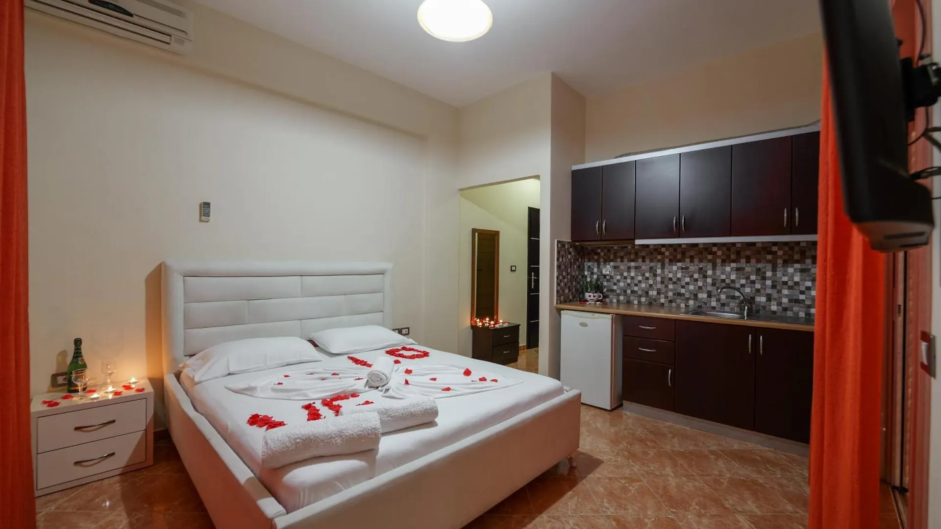Unico Aparthotel Sarandë