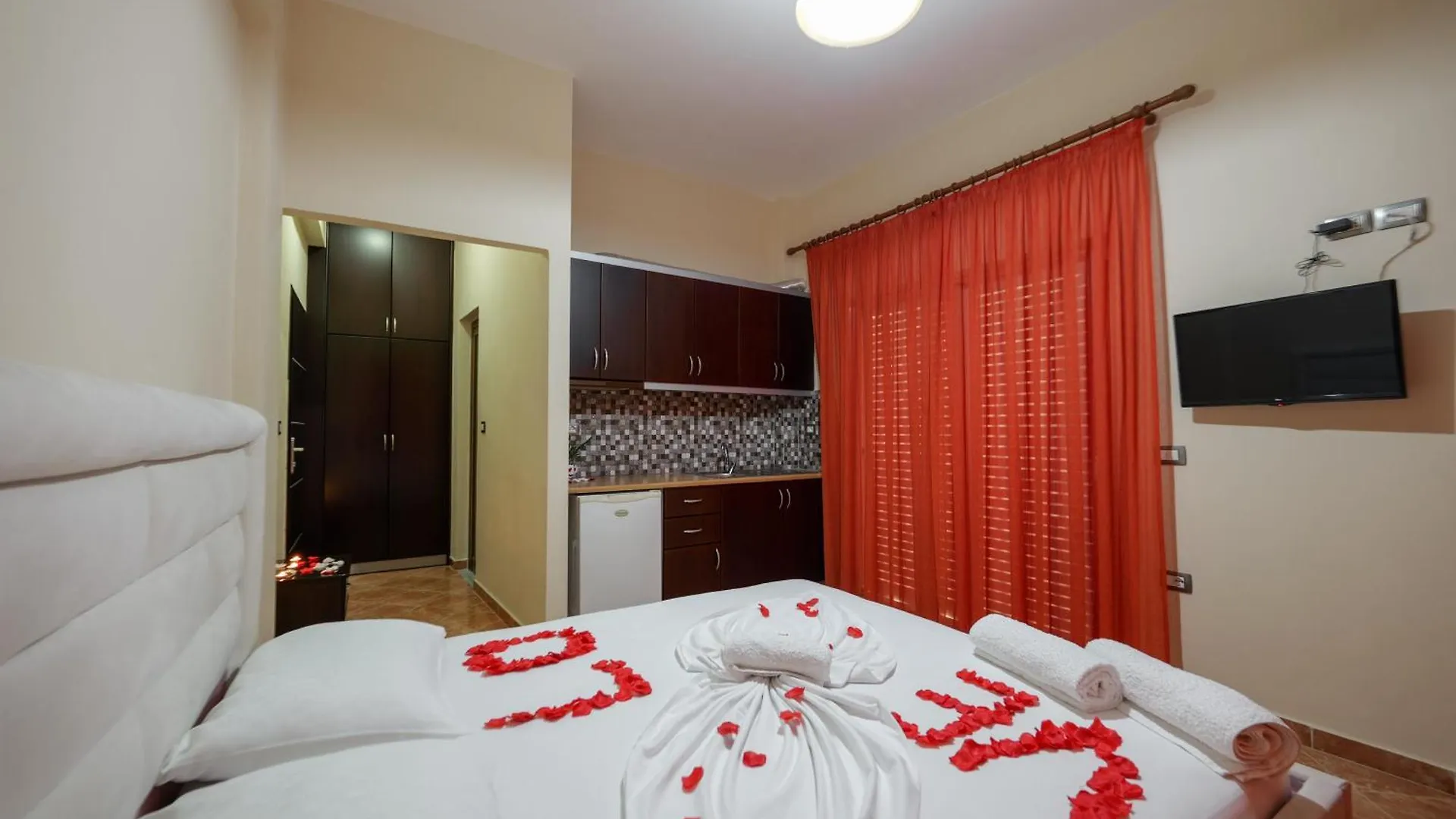 Unico Aparthotel Sarandë Apartamento