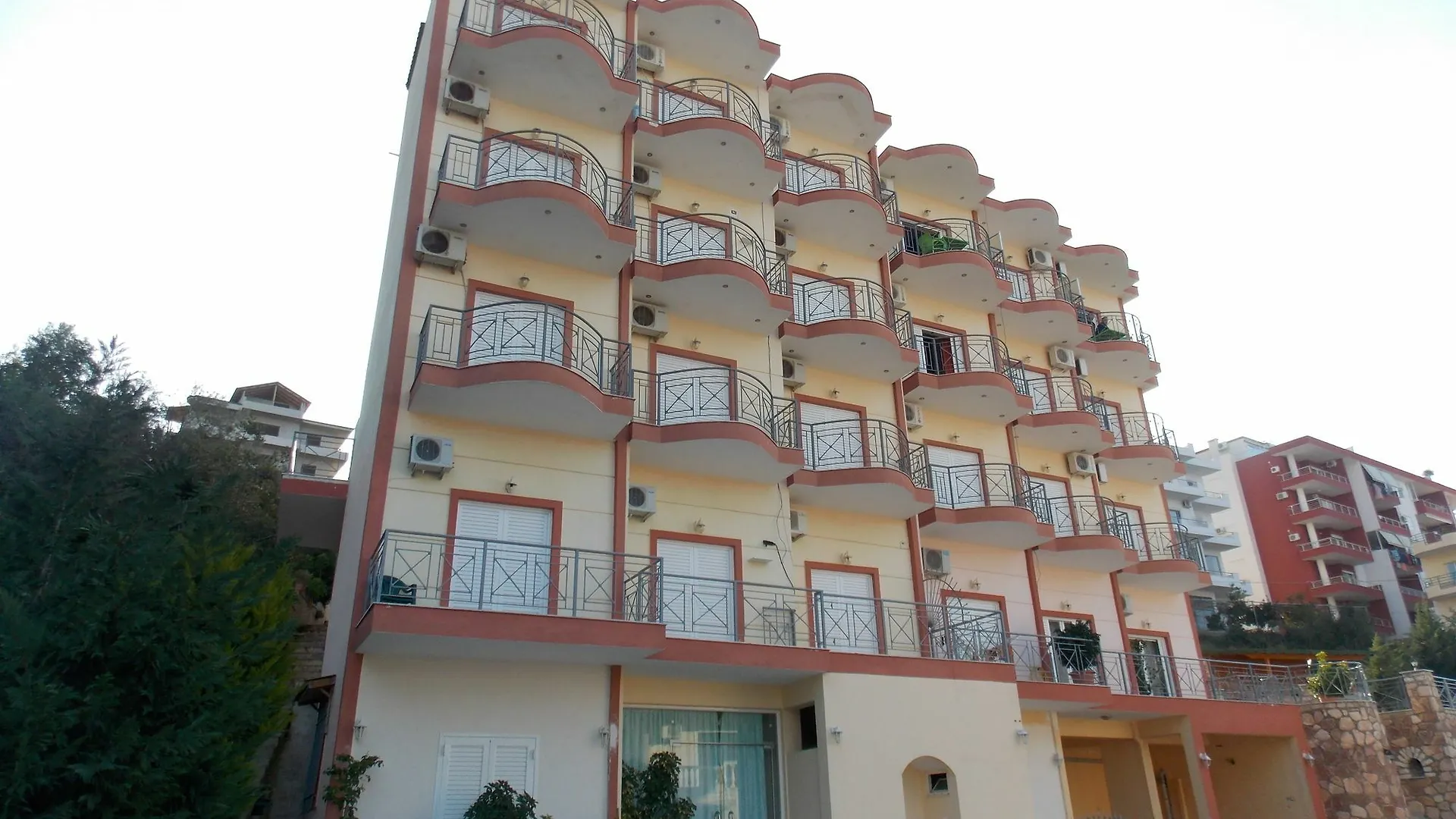 Unico Aparthotel Sarandë 3*,  Albania