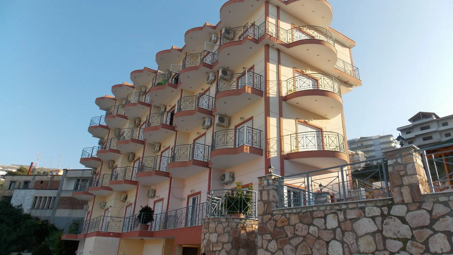 Unico Aparthotel Sarandë Apartamento