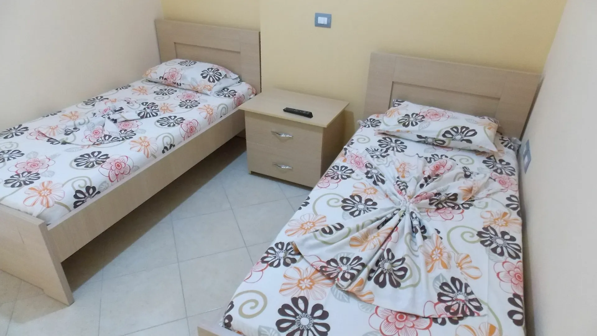 Unico Aparthotel Sarandë 3*,